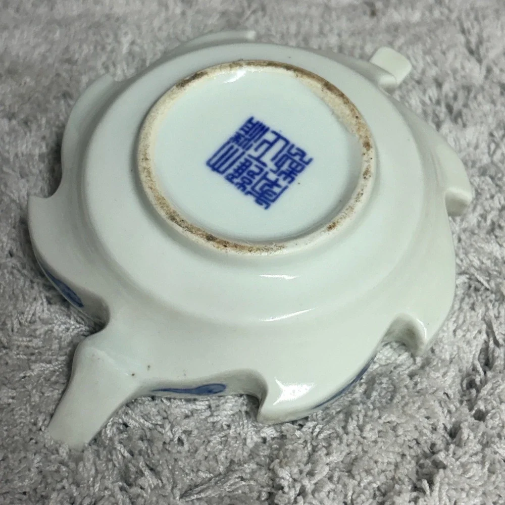Vtg Blue and White‎ Porcelain Flat Scalloped Teapot Wave Cloud Pattern Seal Mark
